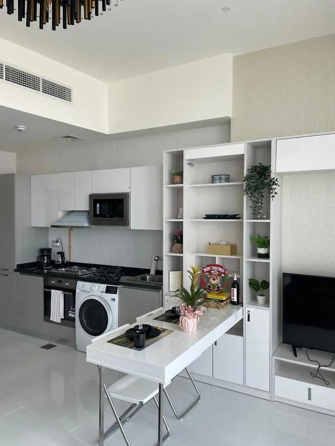 Miraclz Skyline Tower Apartment Dubai