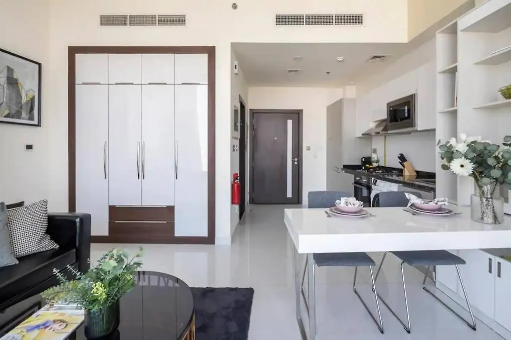 Miraclz Skyline Tower Apartment Dubai